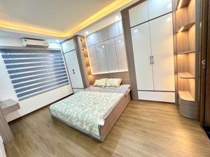 giải phóng, hoàng mai. dt 30m² x 5 tầng, mt 3,7m, giá 7,85 tỷ. ô tô đỗ cửa, ngõ thông.