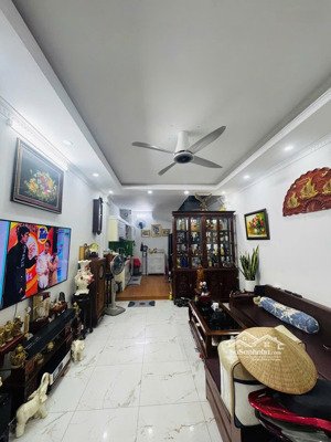 bán nhà âu cơ, tây hồ. dt 38m2, 5 tầng, lô góc, hàng xóm phố trịnh công sơn, ở sướng