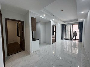 cho thuê căn hộ 2pn 2wc có lô gia và ban công riêng