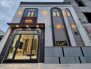 Nhà trệt lầu xây mới Full nội thất - Ngay tuyến phố ẩm thực Hồ Búng Xáng