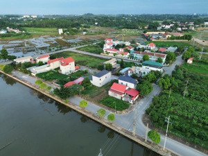 chính chủ em cần bán - 200m full - mặt tiền 10m - xã xuân sơn, tx. sơn tây