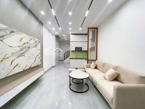 bán nhà gần kdt văn quán, 5 tầng 38m2, thang máy, đường ô tô tránh nhau 10m, sát kdt xa la -8,6tỷ.