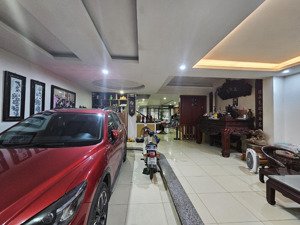 bán nhà mặt phố nguyễn văn hưởng, giang biên ô tô tránh 152m 38 tỷ