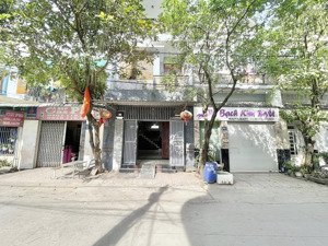 cho thuê nhà 3 tầng sạch sẽ thoáng mát gần chợ đông hoà, tp. hcm - 10 triệu/ tháng