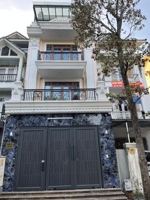 cho thuê nhà liền kề 110m2 xây 5 tầng đầy đủ nội thất