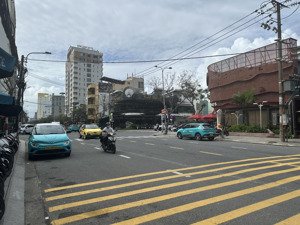 bán lô góc 3mt nguyễn văn thoại sát biển mỹ khê - đà nẵng , lh tuyết