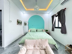 phòng đầy đủ nội thất, cửa sổ lớn, gần phan xích long, cù lao, phú nhuận