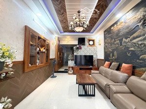 chủ ngộp bank ra gấp căn hộ dịch vụ dòng tiền 45 triệu/ tháng, đường 59, 68m2, 8 tỷ.