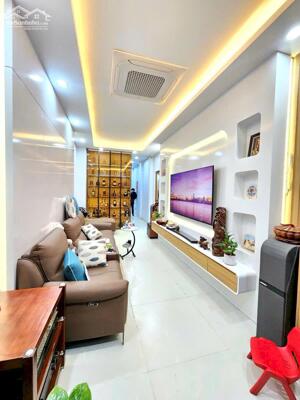 BÁN NHÀ GIÁ 33 TỶ MẶT PHỐ HÀNG NÓN – PHỐ CỔ HOÀN KIẾM – 34M2 4 TẦNG