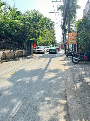 bán đất khu đường quốc hương phường thảo điền quận 2 gía 21.7 tỷ