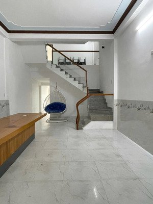 chính chủ cần bán đất đường nguyễn thị hồng kèm nhà 3 tầng mới 99%