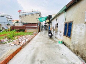 cần bán lô đất ngã tư ga kề gò vấp hẻm xe hơi cách sân bay 15 phút