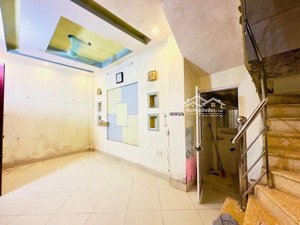 nhà đẹp giá rẻtrung tâm thanh xuân-5 phút ra ngã tư sở-ngõ thông, 50m ra phố-5 tầng 4 ngủ chắc chắn