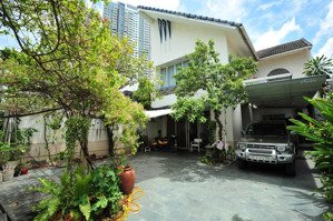 cơ hội hiếm có: biệt thự phố ngang 10m hẻm xe hơi huỳnh tấn phát, quận 7 khu đất vàng, dt khủng