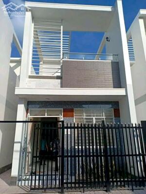 Bán nhà 1 trệt 1 lầu khu dân cư an ninh xã Bình Phú.Hoàn công đầy đủ