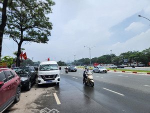 bán nhà lê đức thọ ô tô nhỏ lùi cửa nhà đẹp ở ngay full nội thất
30m2. 5tầng . 4 ngủ