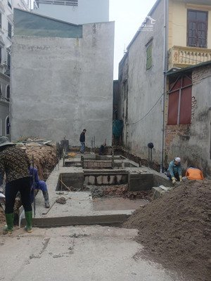 bán nhà hàng xóm vinhome riverside việt hưng, ô tô tránh 8 tầng thang máy