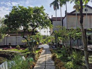 chỉ 25ty biệt thự gỗ sân vườn 40x58=2000m2 có 200m2 thổ cư góc 2mt bờ kênh đông thạnh hóc môn