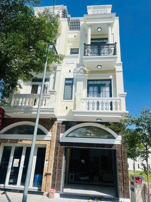 bán nhà chính chủ dĩ an 5ty500 ngay công viên