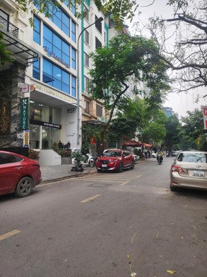 75 tỷ phố trần thái tông, cầu giấy đất 130m2 mt 7.5m. vị trí kim cương đầu tư xây tòa siêu vip