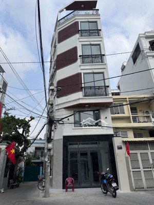 siêu phẩm góc 2mt hxh , 5 tầng, thang máy, hoàng hoa thám,p5, bình thạnh, giá cực tốt