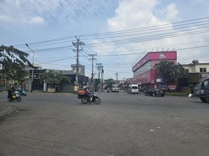 đất mặt tiền đt 743b ngang 15 m x 50 m = 715,7m2 , dĩ an, tp hcm.phù.hợp xây căn hộ ,khách sạn...