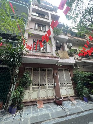 quá hiếm phố hoàng cầu 46m*6t*mt4,2m*giá 20tỷ-phân lô-vỉa hè-ngõ bàn cờ-kd đa rạng-ở cực sướng.