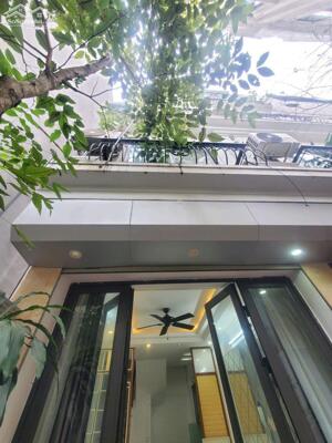 Bán nhà Thạch Bàn,Long Biên 5 tầng,33m oto đỗ cổng nhỉnh 6 tỷ