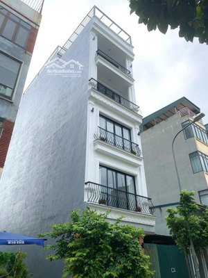 trung tâm long biên phân lô vỉa hè ô tô tránh khu tái định cư xầm uất nhưng rất yên tĩnh dân trí ok