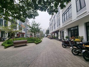 cho thuê nhà vinhomes gardenia hàm nghi, dt 93m2, 5 tầng, thông sàn, thang máy, đh, nl, 45 triệu