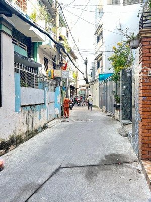 thích quảng đức p5 pn cũ, dt 65m2, 1 trệt 3 lầu nhà đẹp miễn chê dt lớn hẻm xe hơi giá chỉ hơn 9tỷ.