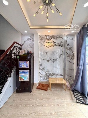 bán nhà mặt tiền kinh doanh - phú nhuận - 3 tầng btct - giá 3.x tỷ