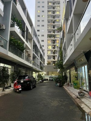 3 tầng st - hxh ngủ - kdc đồng bộ - kế hoàng quốc việt - ngag 5m - sổ chuẩn vuông - chỉ 9.x tỷ tl