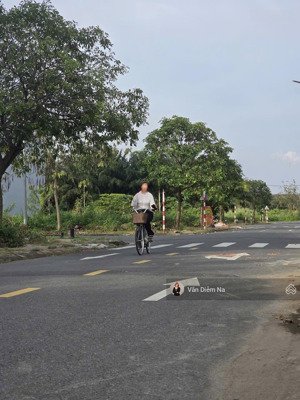 bán gấp 1 nền duy nhất tại the sol city, 2,3 tỷ, 90m2, shr, cổng trường mần non, rẻ nhất khu này