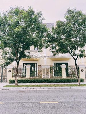 biệt thự sl 132m2 có hầm sẵn bàn giao, gần tiện ích lõi kđt, gần đường lớn, vay lãi 0% ân hạn gốc