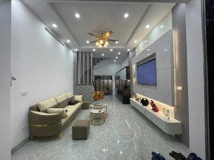 siêu phẩm, văn chương, gần oto tránh, ngõ thông, kinh doanh, full nội thất xịn xò, 42m2 x 4t