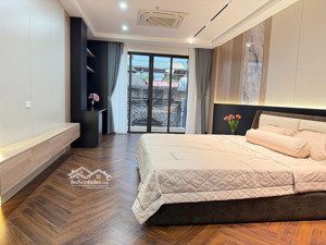 bán nhà xuân thuỷ 56m2 ,7 tầng , thang máy , mặt tiền 4.1m , chào bán 26 tỷ . nhà mới , ô tô