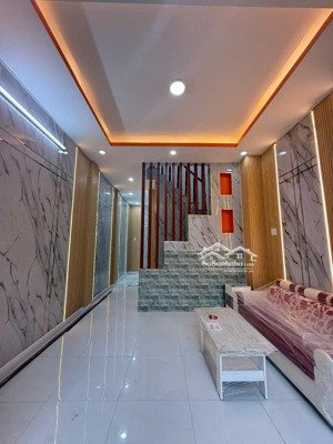 nhà 4 tầng đường chiến lược - bình trị đông - bình tân - giá 2,35 tỷ