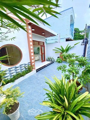 biệt thự mini ngay thị trấn hóc môn, dt 7.6 x 16m, giá 4.39 tỷ