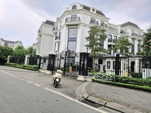 bán liền kề lakeside thạch bàn, long biên, 136m2, 4 tầng, giá 52 tỷ, đẹp sang trọng không khói bụi