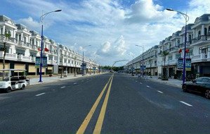 hàng ngộp! hơn 100m2 đất giá 8xx tr trong khu nhà chuyên gia kcn becamex bàu bàng. lh 