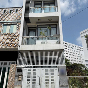 cần tiền bán gấp nhà trần bình trọng. phường 5. bình thạnh. giá 5 tỷ 390. diện tích: 4,5 x 10m