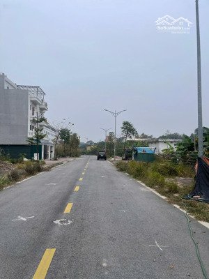 hiếm tăng bảo như quỳnh 200m2 mt 10m, phân lô bàn cờ sát khu vịnh xanh ocean park 3