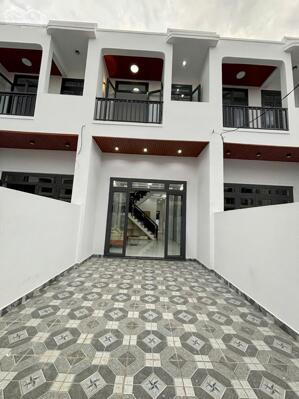 CHỦ VỀ QUÊ CẦN BÁN NHÀ LẦU Ở MẶT TIỀN ĐƯỜNG LỚN NGAY TRẢNG DÀI