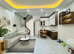 siêu phẩm ba đình sát hồ tây ô tô đỗ cổng nhà mới đẹp không tì vết :38m,5t,mt4.5 m nhỉnh 11 tỷ