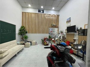 đường nhựa 6m - mặt tiền kinh doanh đa nghành nghề - xe hơi ngủ trong nhà - 6.6 tỷ tl