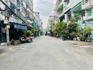 hẻm xe tải thông tứ hướng q8, nhà 4 tầng, nở hậu tài lộc