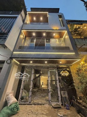 bán nhà 3 tầng có thang máy đường 10m5 nguyễn tri phương vị trí kinh doanh siêu đỉnh, gần sân bay