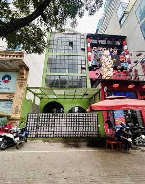 new! cho thuê nhà mặt phố vũ phạm hàm- trung hoà, dt 130mx5tầng, mt 6m chỉ 90tr mọi mô hình