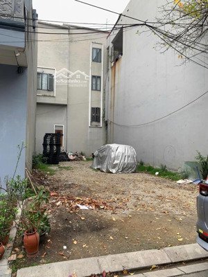 bán nhà đất tặng nhà - gần trường học viện tài chính - ôtô gần - dt 80m² - chỉ 90tr/m2